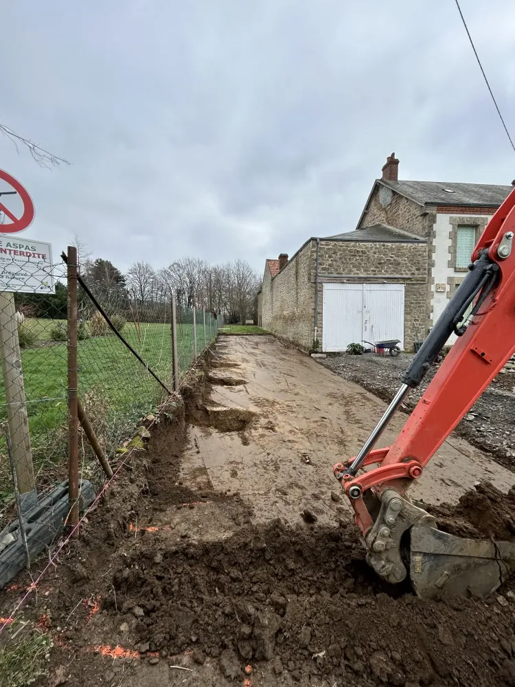 decaissement-terrain-creation-acces-maison-girard-btp.jpg