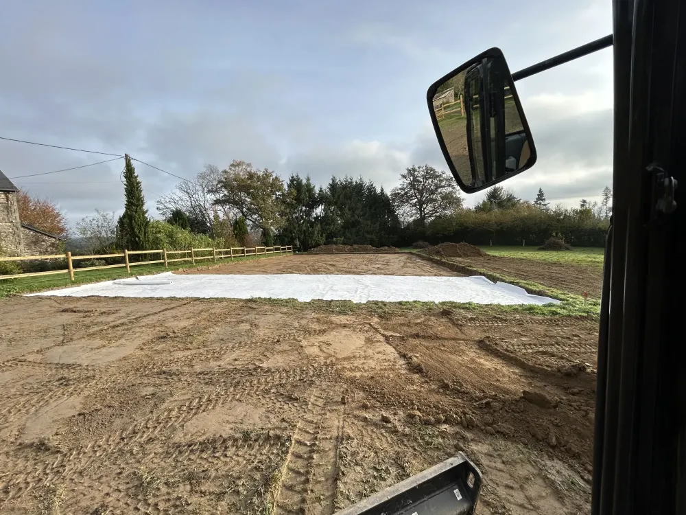 pose-geotextile-preparation-plateforme-girard-btp.jpg