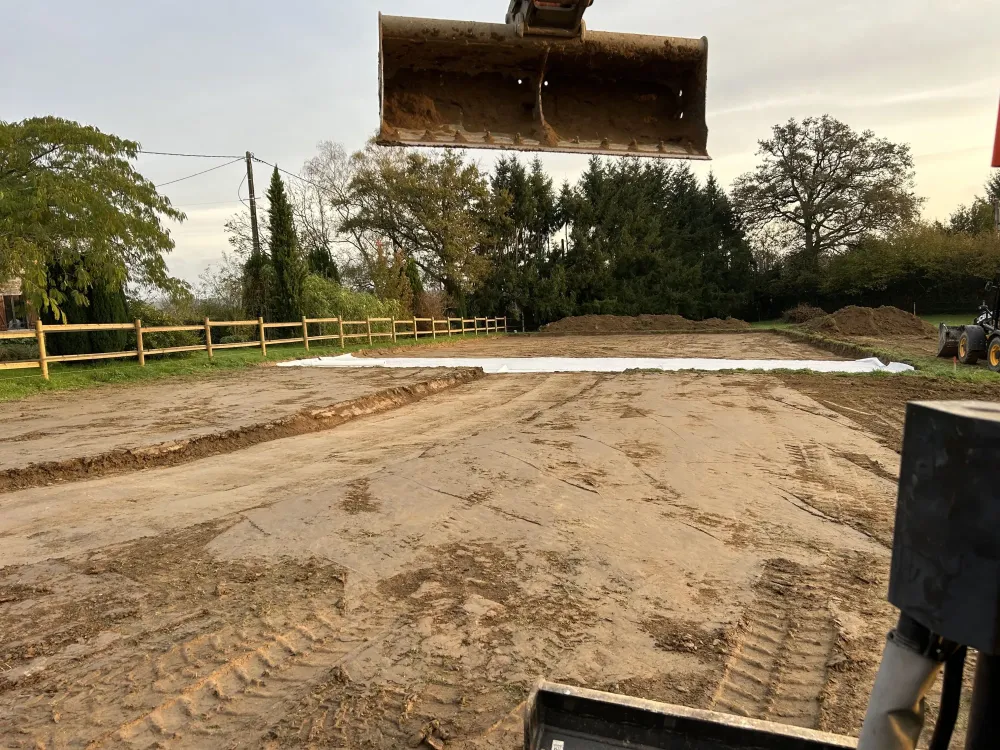 travaux-terrassement-mini-pelle-preparation-terrain-girard-btp.jpg