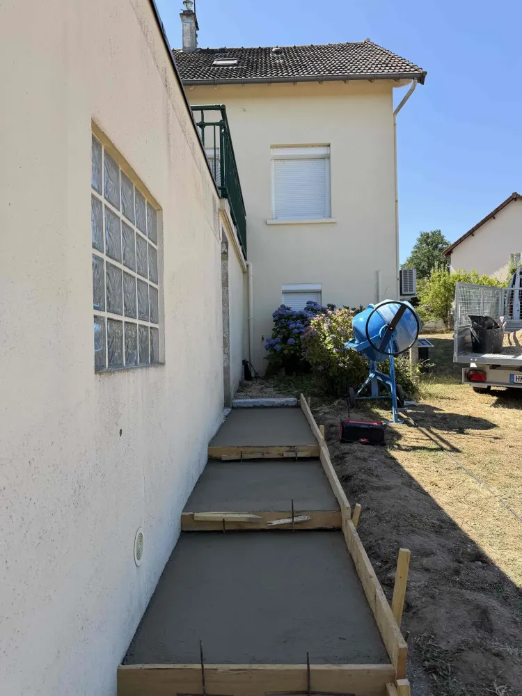 realisation-cheminement-beton-amenagement-exterieur-girard-btp.jpg